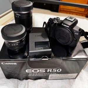 Canon EOS R50 Black Camera Kit